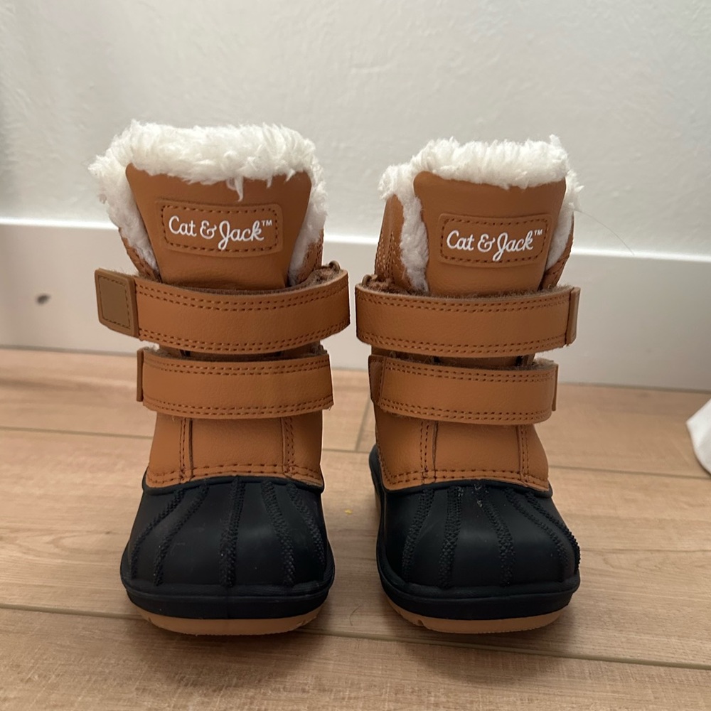 Cat and Jack Tan Snow Boots